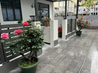 Creek side smaii building homestay Hotels in 