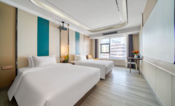 The Ritz Hotel (Shenzhen East Railway Station Buji Branch)