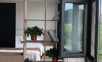 Yanyuan Weijing Hotel