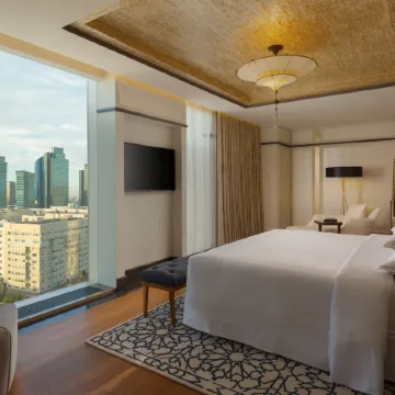 Sheraton Astana Hotel Отели рядом с достопримечательностью «Мечеть Абу Наср аль-Фараби»