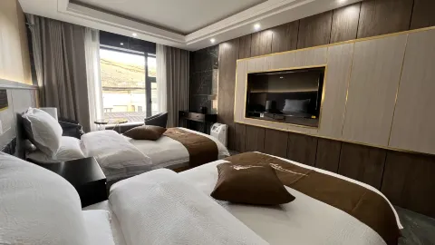Jiangyuan Business Hotel in Amdo County