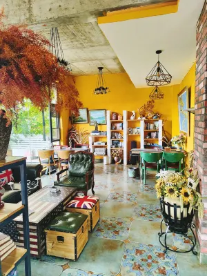 Huying Inn Fuxian Lake Hotels in Huaning