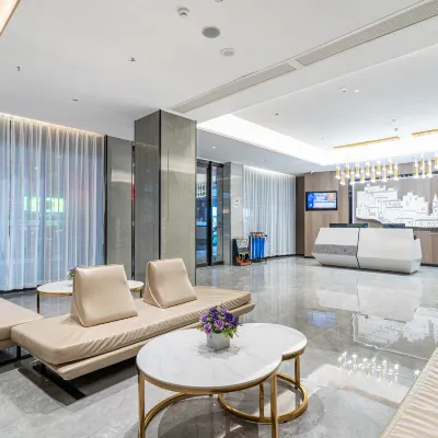 Astor Hotel (Nanning Dongge Road 14 Middle School Gedong Building) Hotels near Jinhuacha Park