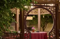 Floral Hotel·Yan Zhen ju quadrangle Hotel (Datong ancient city branch) Hotels near Drum Tower