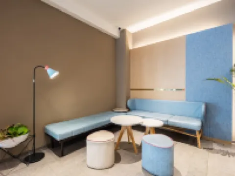 โฮมอินน์ · นีโอ (สถานีรถไฟใต้ดินไถ่ตง ชิงเต่า) โรงแรมในชิงเต่า