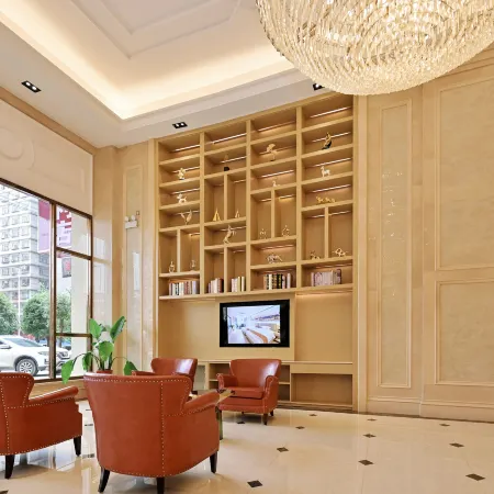 Kim Weina Royal Hotel (Qidong High-speed Railway Station Zhanqian Branch)