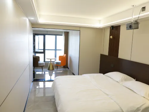 Yashe Light Luxury Hotel