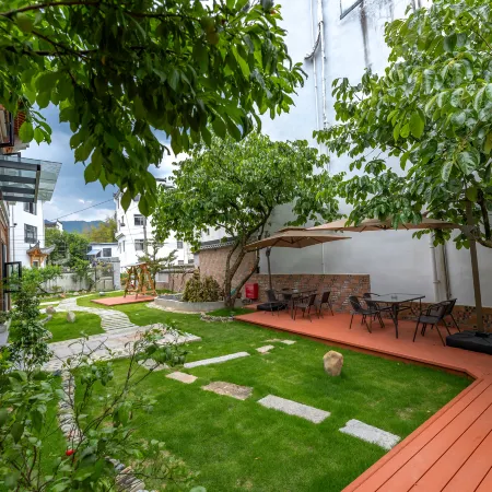 Hongcun Neighborhood · Smart Holiday Courtyard Homestay