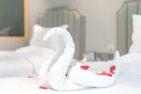 Huapinju Hotel (Urumqi Huijia Times Square) - Park Yeri