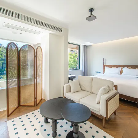 Yueshu Qinglu Hot Spring Homestay