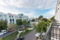 Luxhome Mekong Hotel Can Tho Các khách sạn gần Công viên Vincom Xuân Khánh