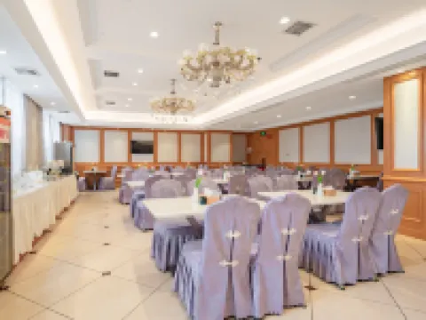 Vienna Hotel (Longhui High-speed Railway Station) Hotels in Longhui