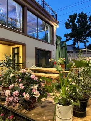 Narati Tingshan Youyuan Homestay (Nalati Scenic Area Store)