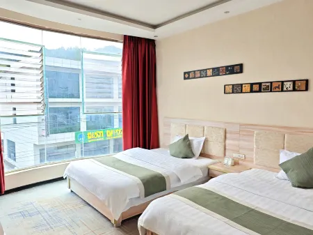 RunXin Hotel Отели рядом с достопримечательностью «Ahsilisi Jiucaiping»