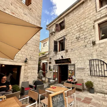 Vita Mundo Отели в г. Котор