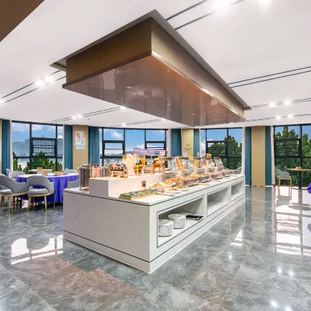 Yun Rui Hotel (Hebi High Speed Railway East Station & Wanda Plaza Branch)