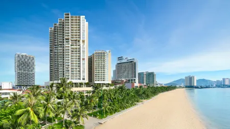 InterContinental Residences Nha Trang Отели рядом с достопримечательностью «Lucky Foot Spa Nha Trang»