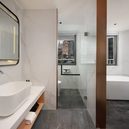 Yibin Kelton Qianyi Hotel