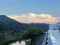Qingshan Bailu Homestay