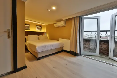 EA Exclusive Hotel