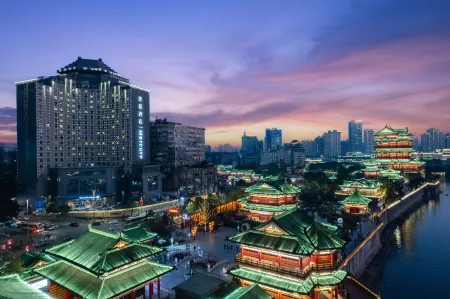 Mercure Nanchang Tengwang Pavilion Отели рядом с достопримечательностью «Qiushui Square»