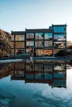 Four-Goddess Mountain Cloud View Fan's Lodging