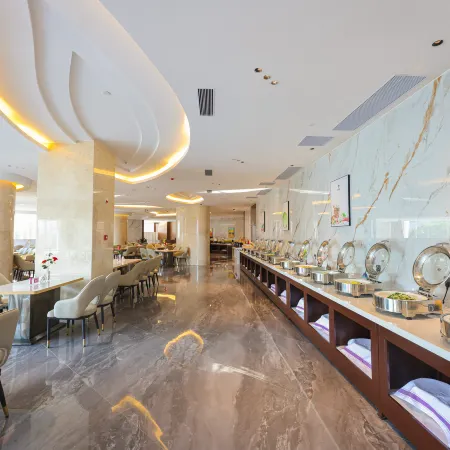 Longyan Yueman Crown Hotel (Yongding District)