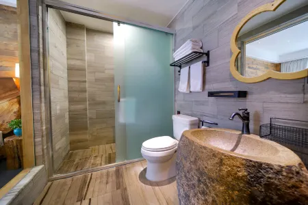 Gongjin Lianri Ecological Cave Hotel (Daocheng Yading Branch) Отели рядом с достопримечательностью «Yangmaiyong»