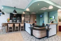 B&B Hotel Lille Grand Stade Hôtels à : Sainghin-en-Mélantois