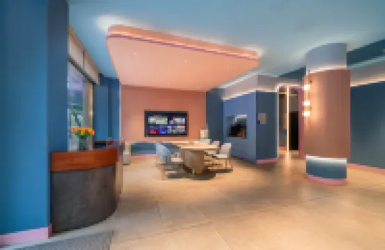 Boyi Hotel (Jiangshan City Sports Center)