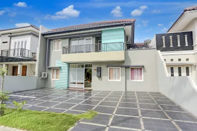 Hotel O Tangerang Near Supermall Karawaci  Formerly Bromo 18 โรงแรมใน