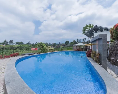 Mamifokobo Hotel & Glamping Hotels in Cipanas