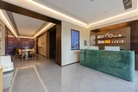 Qiwuyunshang Hotel (Chaohu High-Speed Rail East Station Yuemei Plaza)