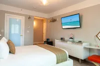 Oceanside Hotel and Suites