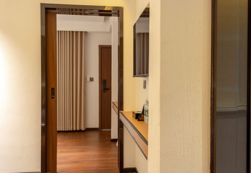 가구 호텔의 편안한 침실 전경