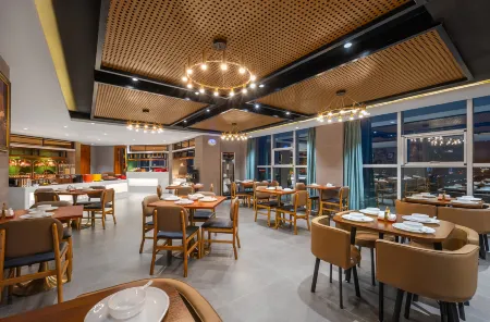 James Joyce Coffee Hotel (Railway Station Yulin College Branch) Отели рядом с достопримечательностью «Wenchangge»