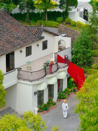 Blue Moon House Homestay