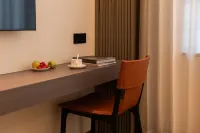 Ruili Bai'an Riverview Hotel (Delong International Jewelry City Branch)
