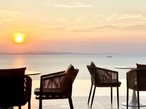 AIR HOTEL Sihanoukville - SKY POOL & FREE LAUNDRY - 5min to Boat Pier Hotels near Hawaii Beach