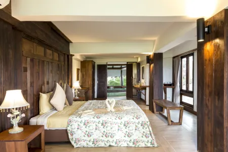 Village Farm & Winery Отели рядом с достопримечательностью «Wat Khao Phaeng Ma»