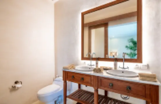 화이트 구스 부티크 호텔 베라와 비치 주변 호텔