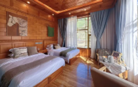 措愛山野民宿（稻城亞丁景區店）