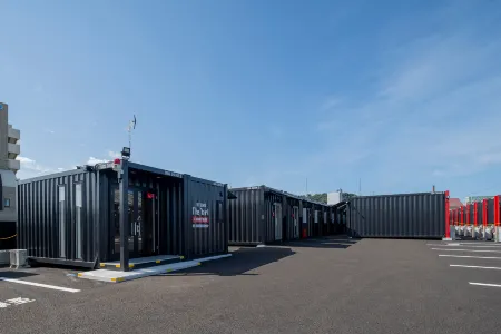 HOTEL R9 The Yard Sakaide Отели в г. Сакаиде