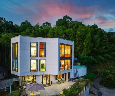 First-time Designer Suye Private Tang Hot Spring Holiday Yinluxury Humanities and Art Villa Hotels near shi ling cun