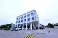 B Hotels Angeles City Hotels in Magalang