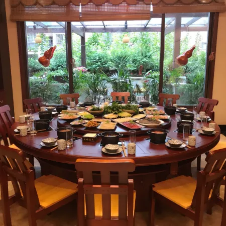 Guangyuan Jianmenguan Tianci Hot Spring Vacation Hotel
