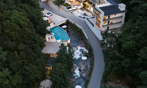Only this fairyland, riverside sojourn designer art villa mountain lodging