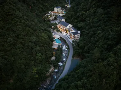 Only this fairyland, riverside sojourn designer art villa mountain lodging