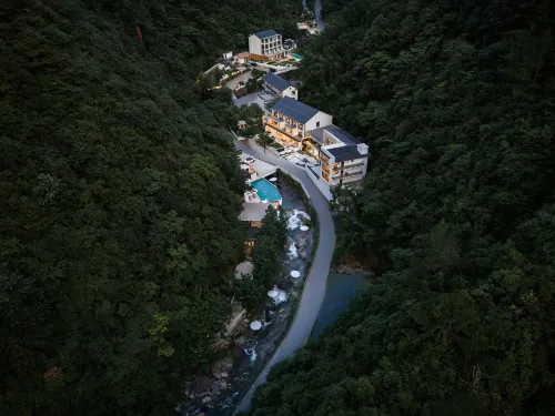Only this fairyland, riverside sojourn designer art villa mountain lodging