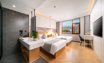 Fenghuang Fengjing Hotel